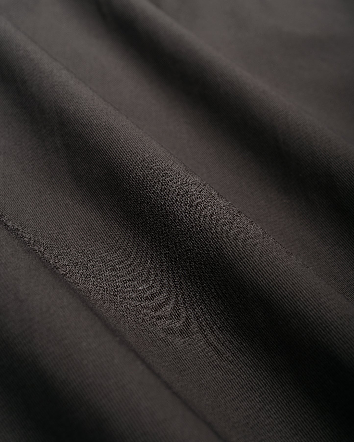 lost & found MARKAWARE MARKAWARE Triple Pleated Easy Trousers Organic Cotton Voile Yarn Twill Charcoal
