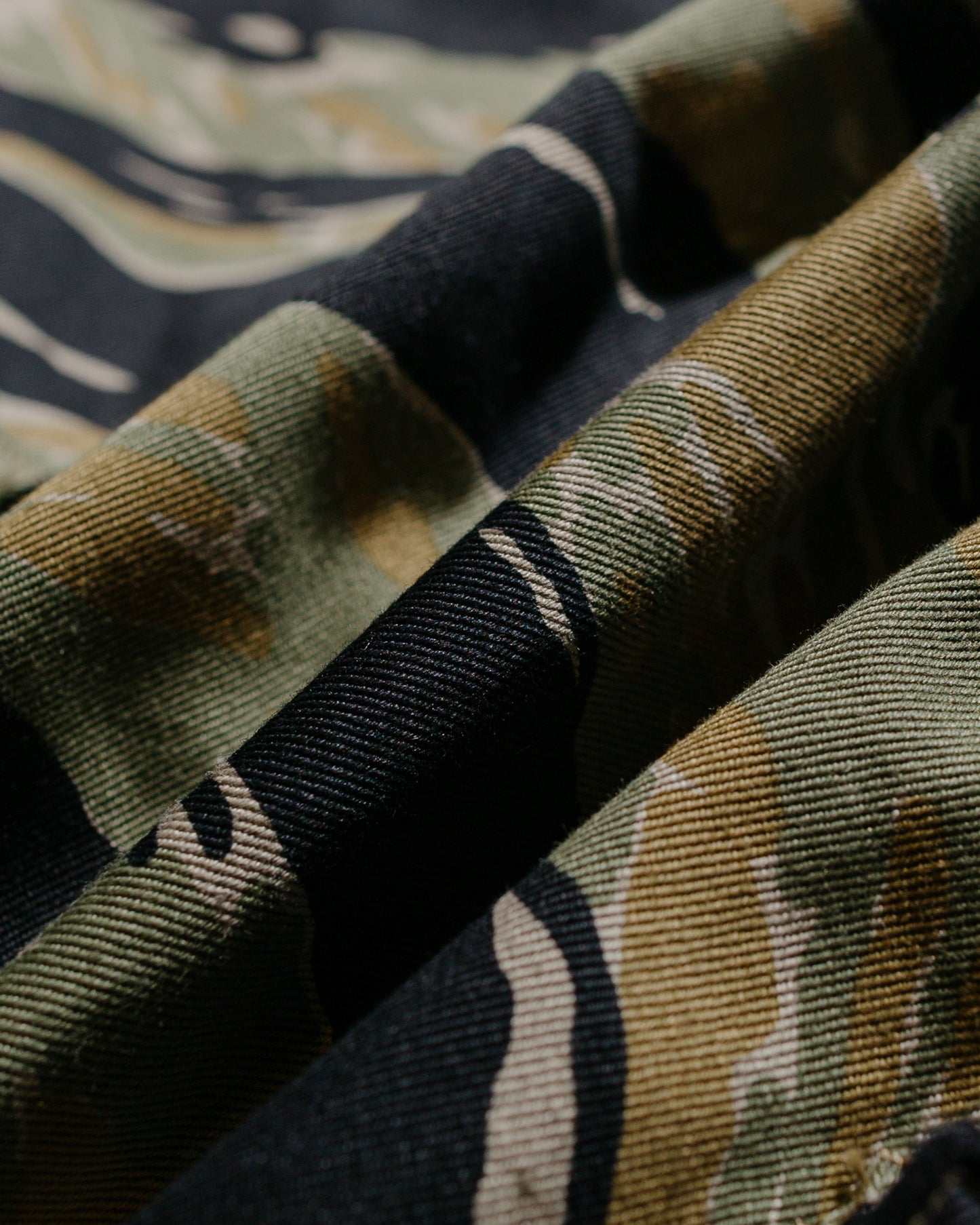lost & found The Real McCoy's The Real McCoy's MP25004 Tiger Camouflage Shorts / Tadpole Green