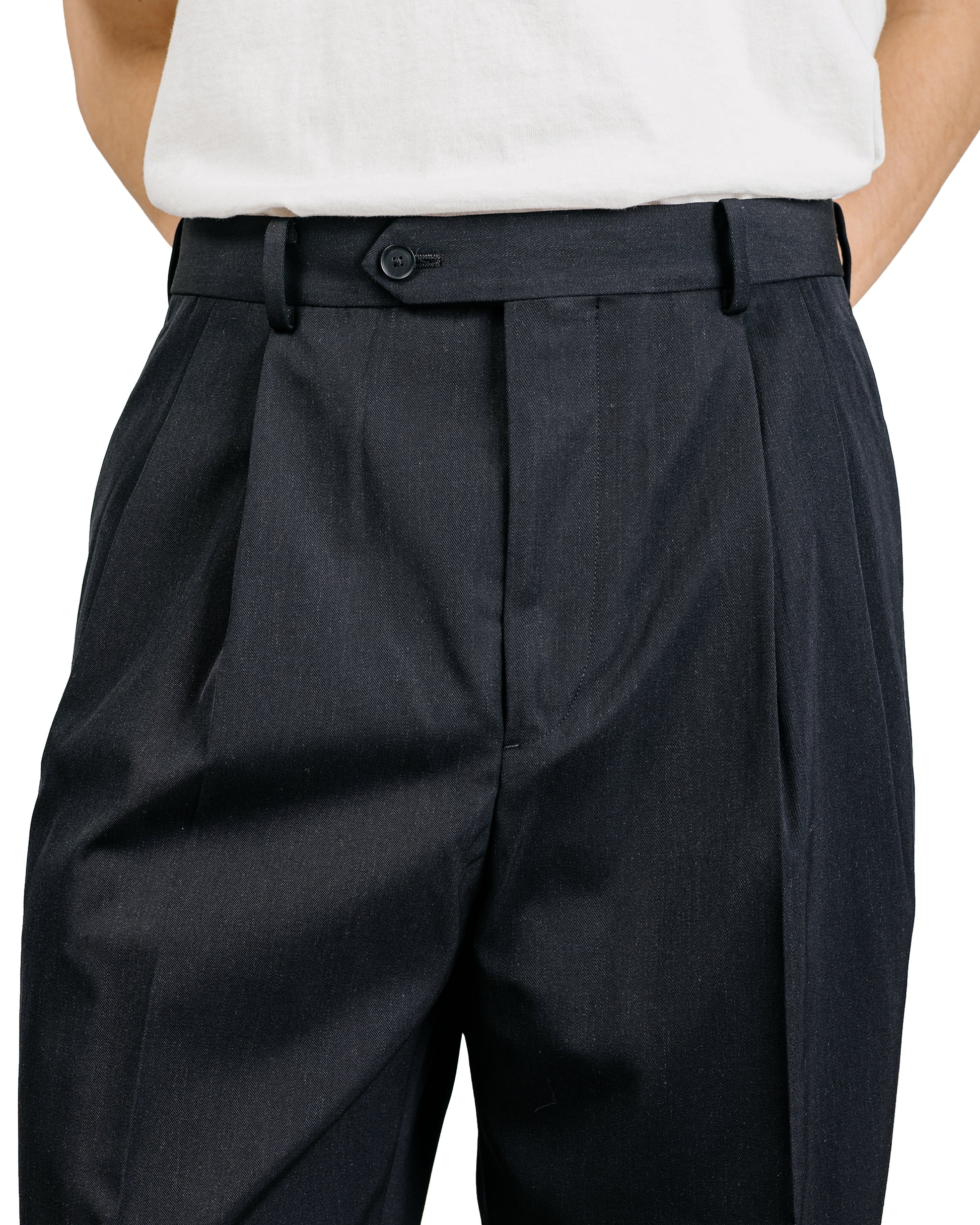 Auralee Light Wool Max Gabardine Two-Tuck Slacks Top Black