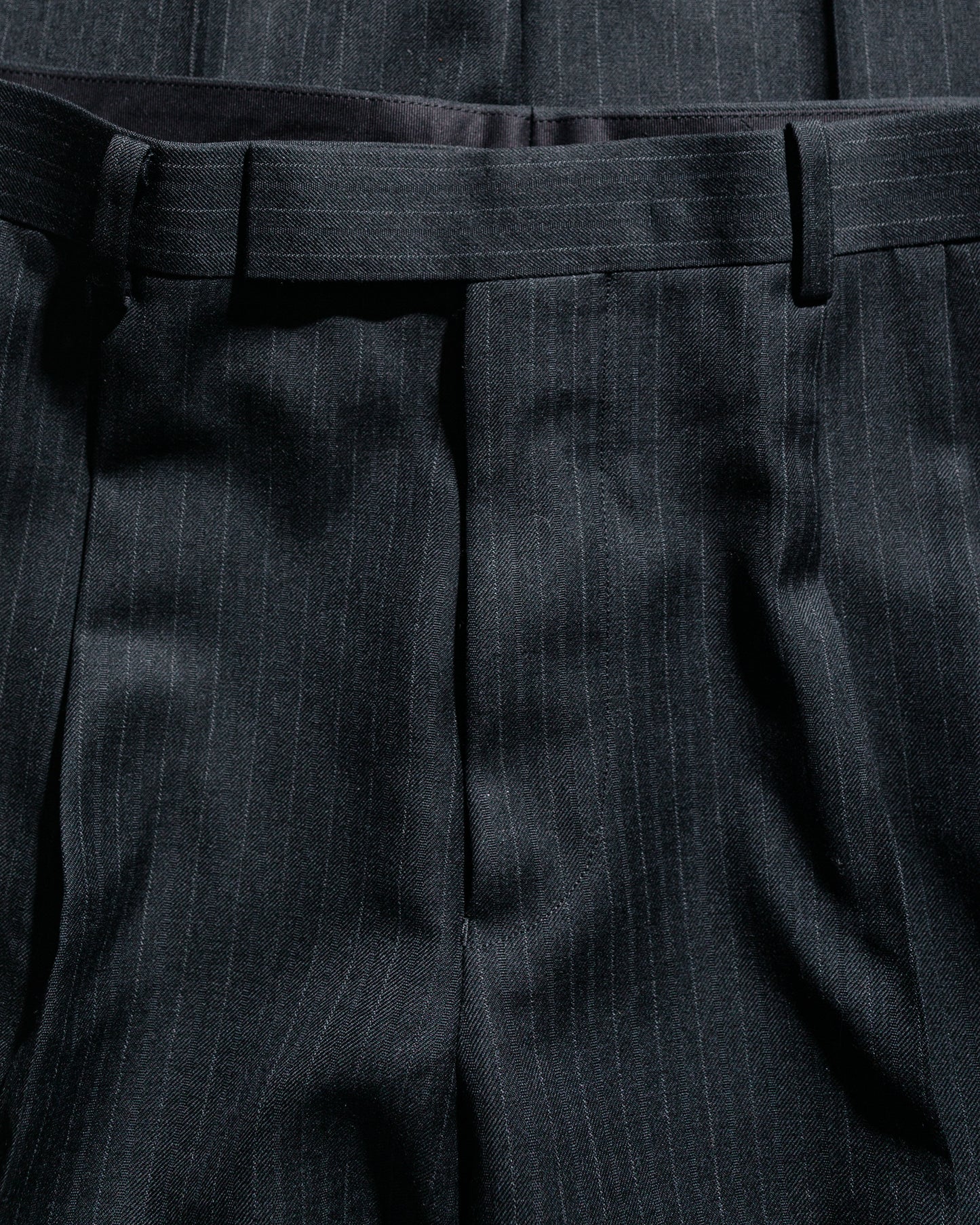 lost & found Auralee Auralee Bluefaced Wool Two-Tuck Slacks Charcoal Navy Stripe