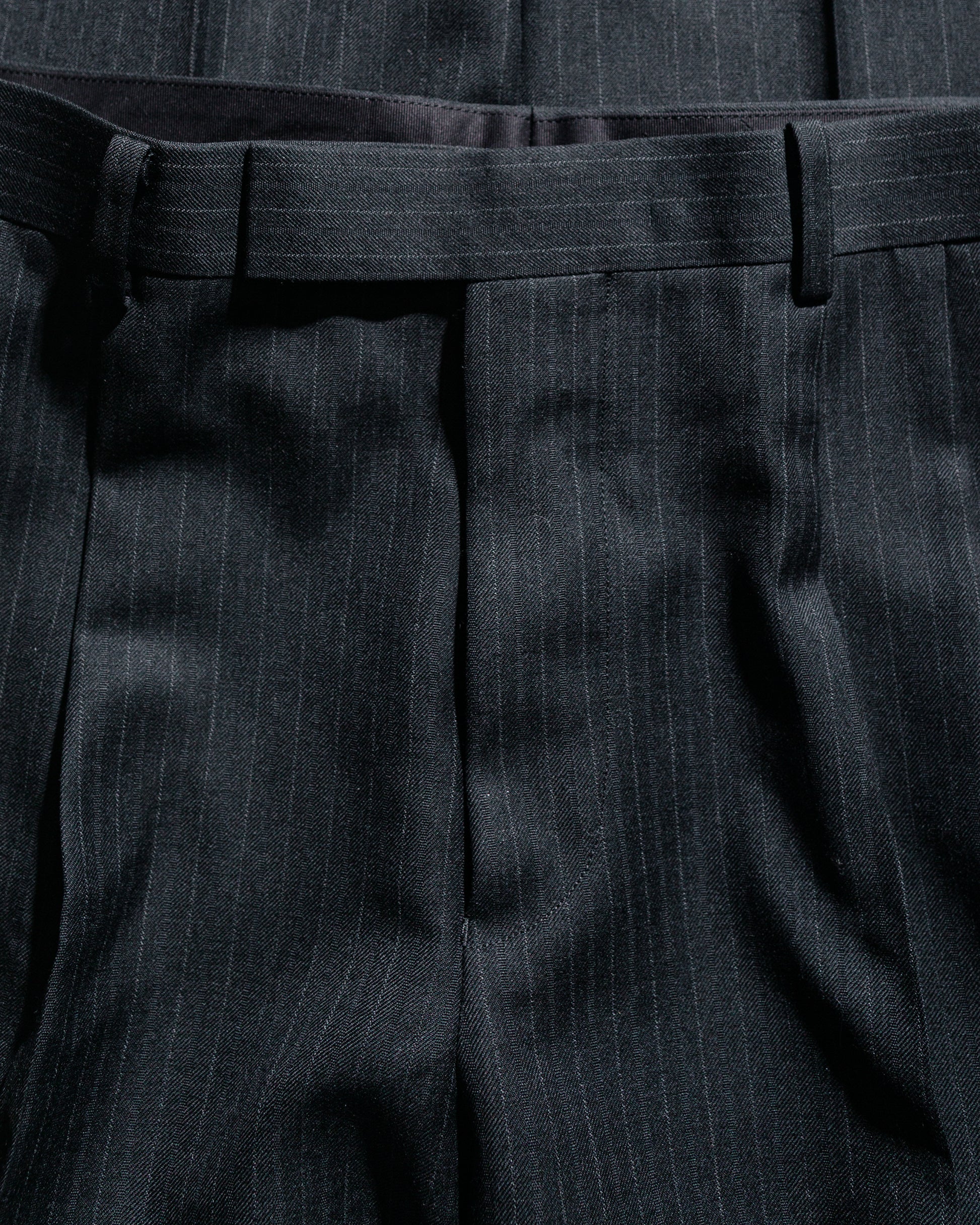 lost & found Auralee Auralee Bluefaced Wool Two-Tuck Slacks Charcoal Navy Stripe