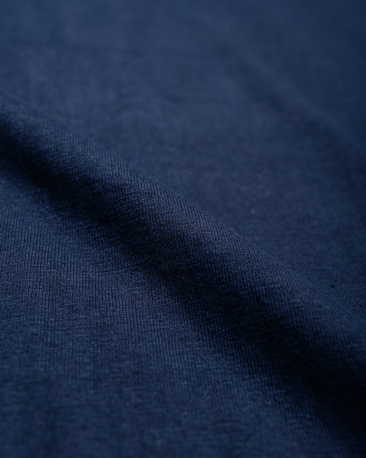 Denime Lot. 275 Front V Crew Neck T-Shirt Solid Color Ink Navy