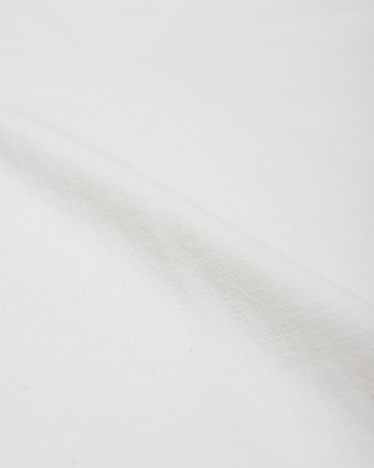 Denime Lot. 275 Front V Crew Neck T-Shirt Solid Color Off White