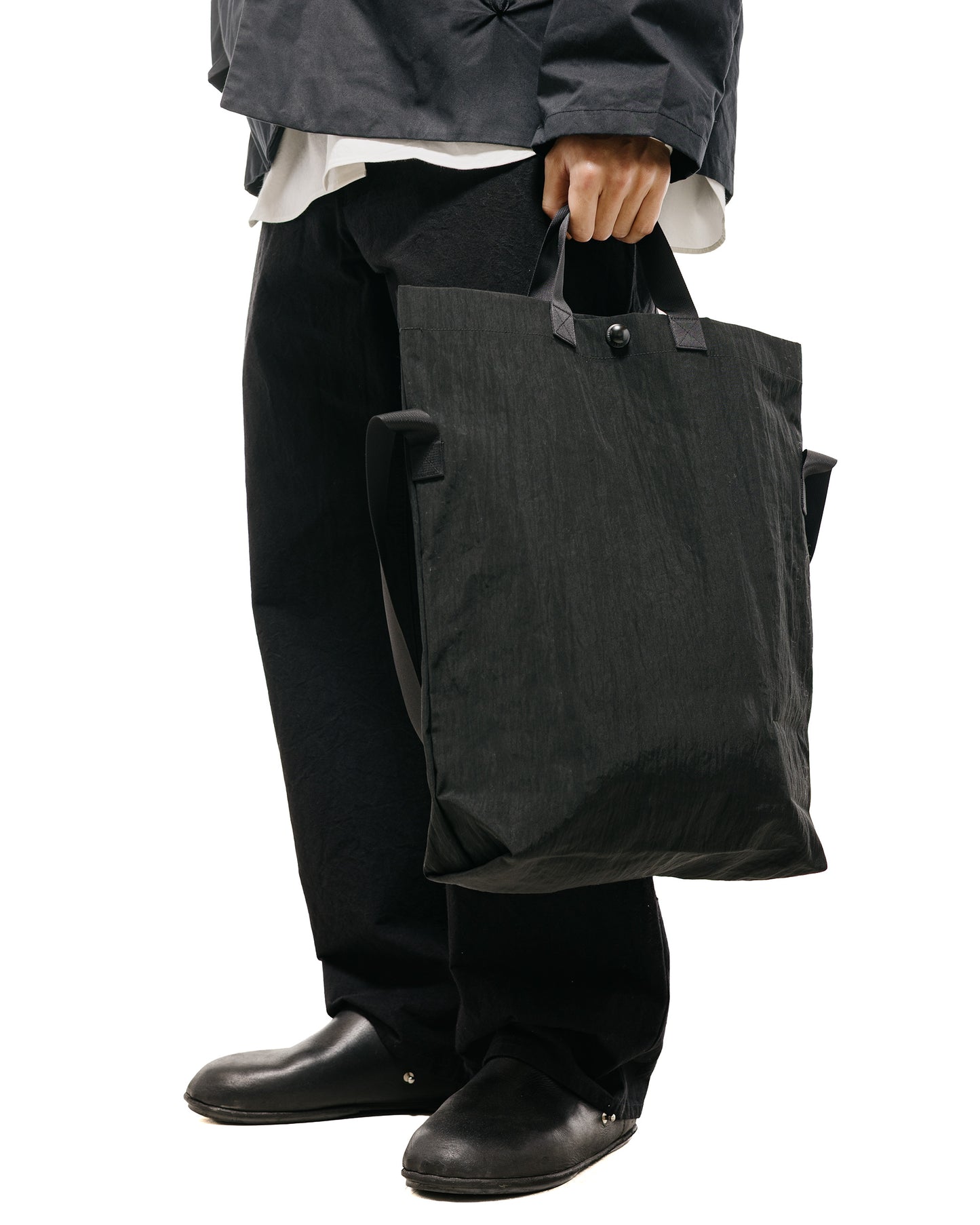 MAN-TLE R0B1 'Multi Handle Tote' Black Nylon
