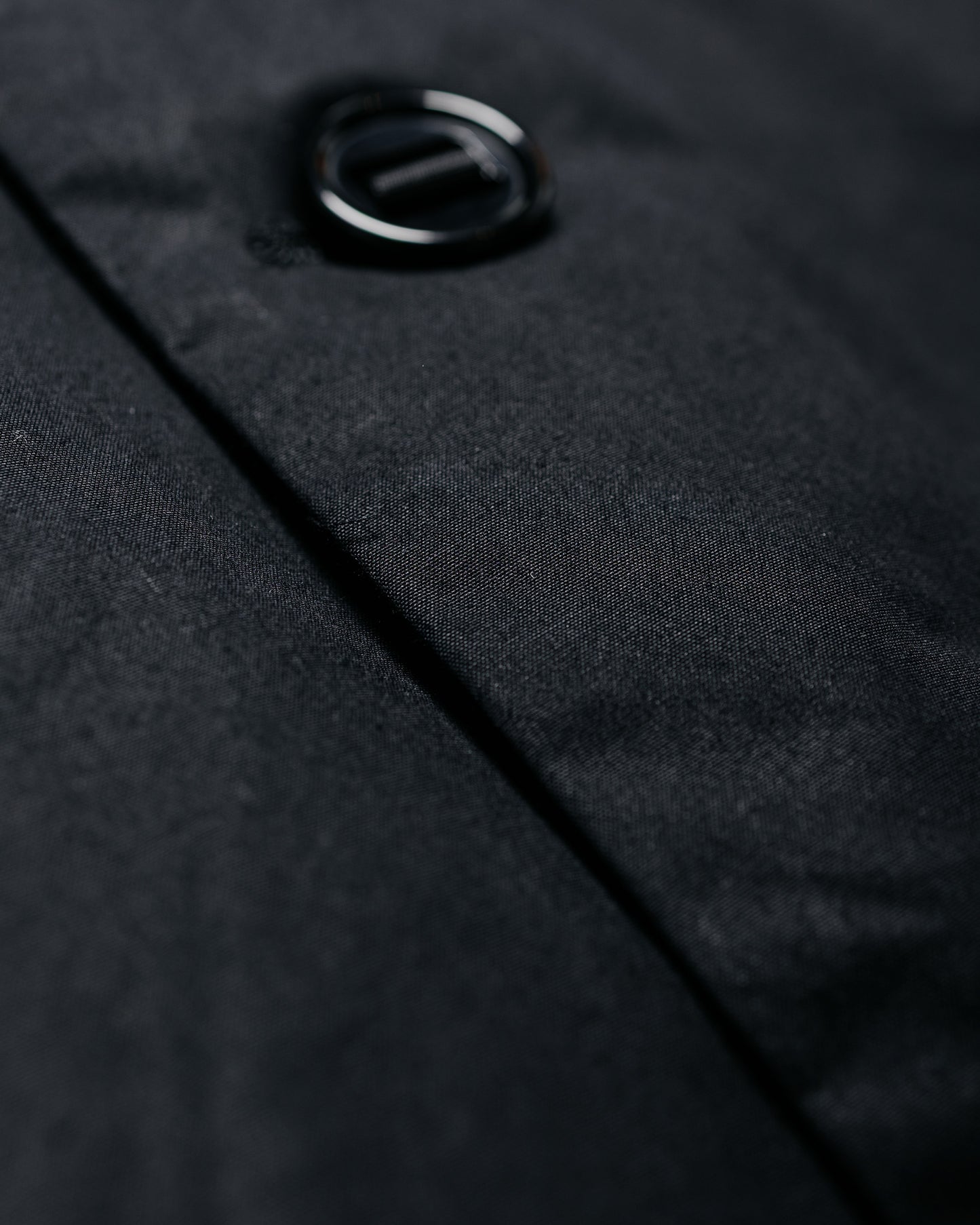 MAN-TLE R0Y3 Gill Jacket Black Master Shield