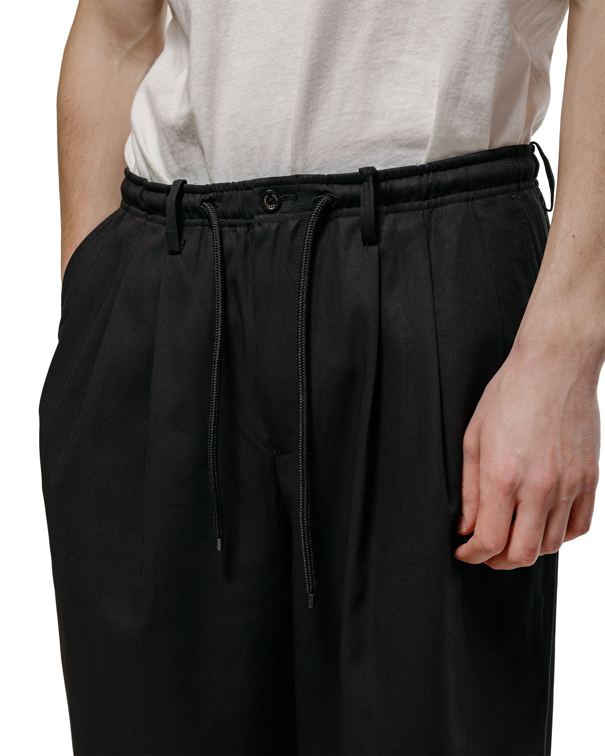 lost & found MARKAWARE MARKAWARE Triple Pleated Easy Trousers Organic Cotton Voile Yarn Twill Black
