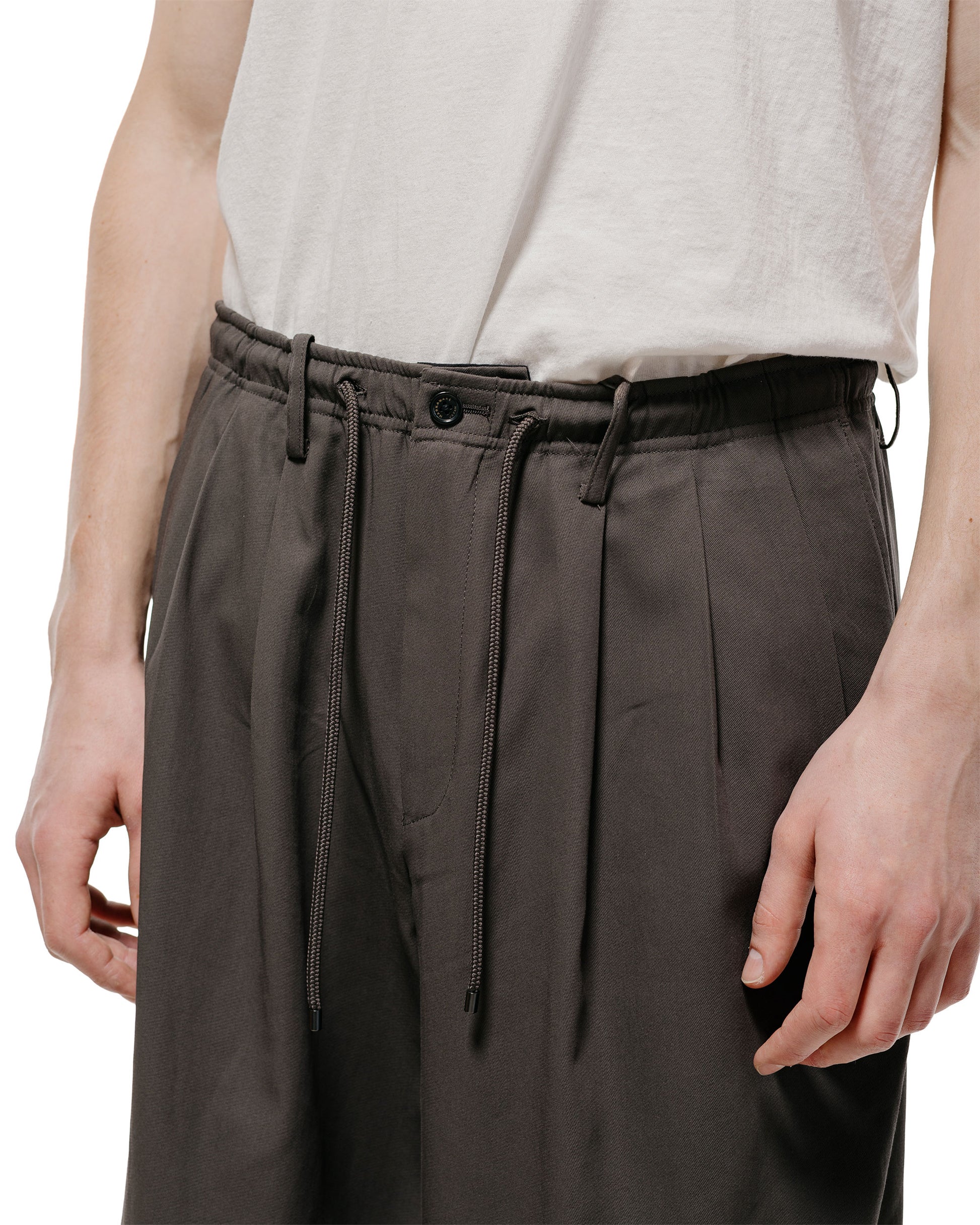 lost & found MARKAWARE MARKAWARE Triple Pleated Easy Trousers Organic Cotton Voile Yarn Twill Charcoal