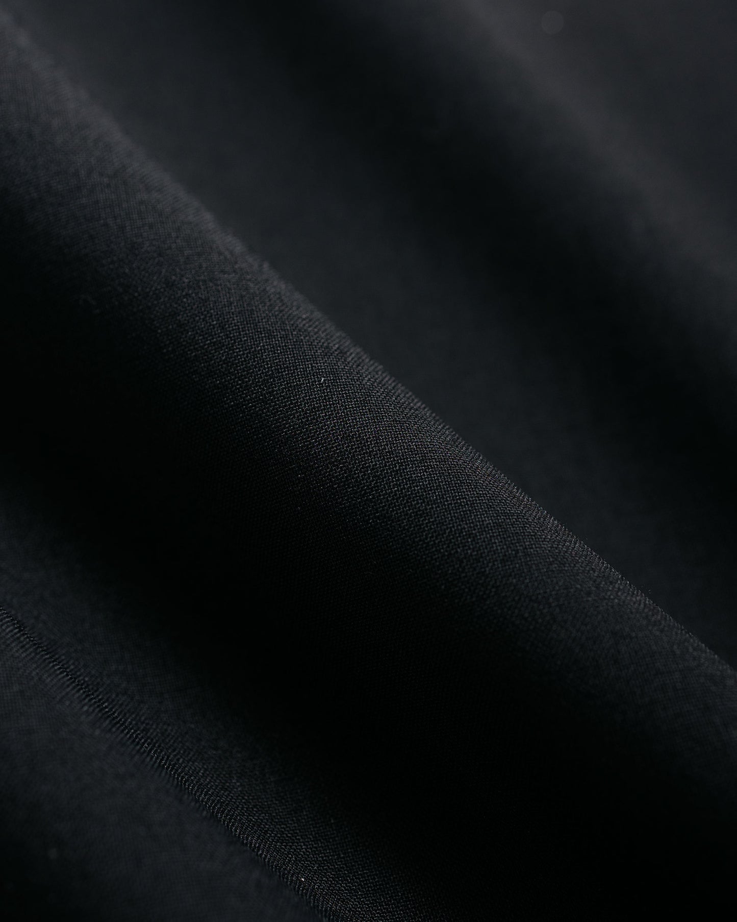 lost & found MARKAWARE MARKAWARE Triple Pleated Easy Trousers Organic Wool 2/80 Tropical Black