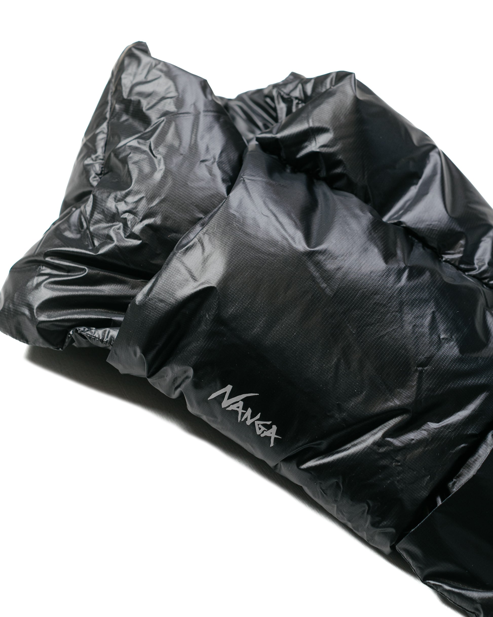 lost & found Nanga Nanga Portable Light Down Muffler Black