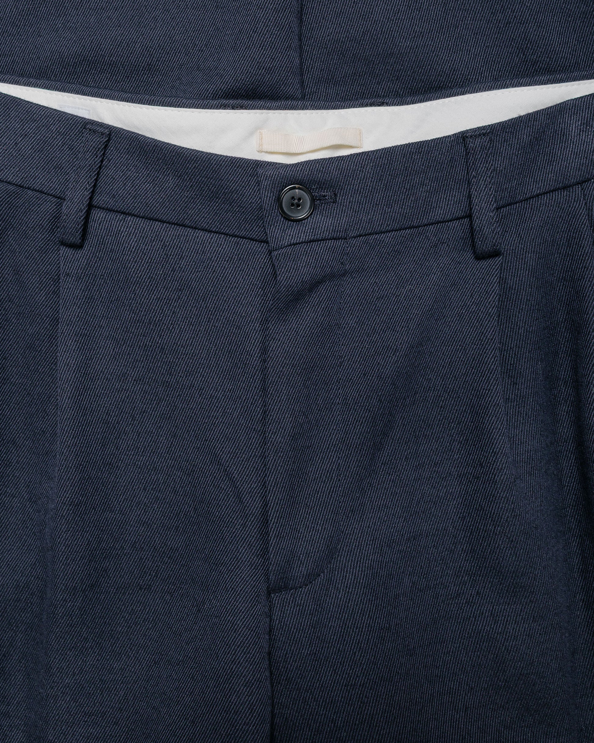 lost & found Norse Projects Norse Projects Benn Relaxed Cavalry Cotton Wool Pleated Trouser Dark Navy