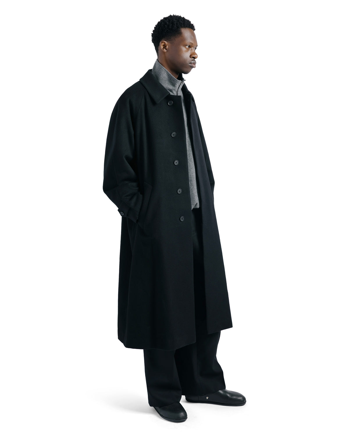 ssstein Wool Cashmere Raglan Sleeve Balmacaan Coat Black